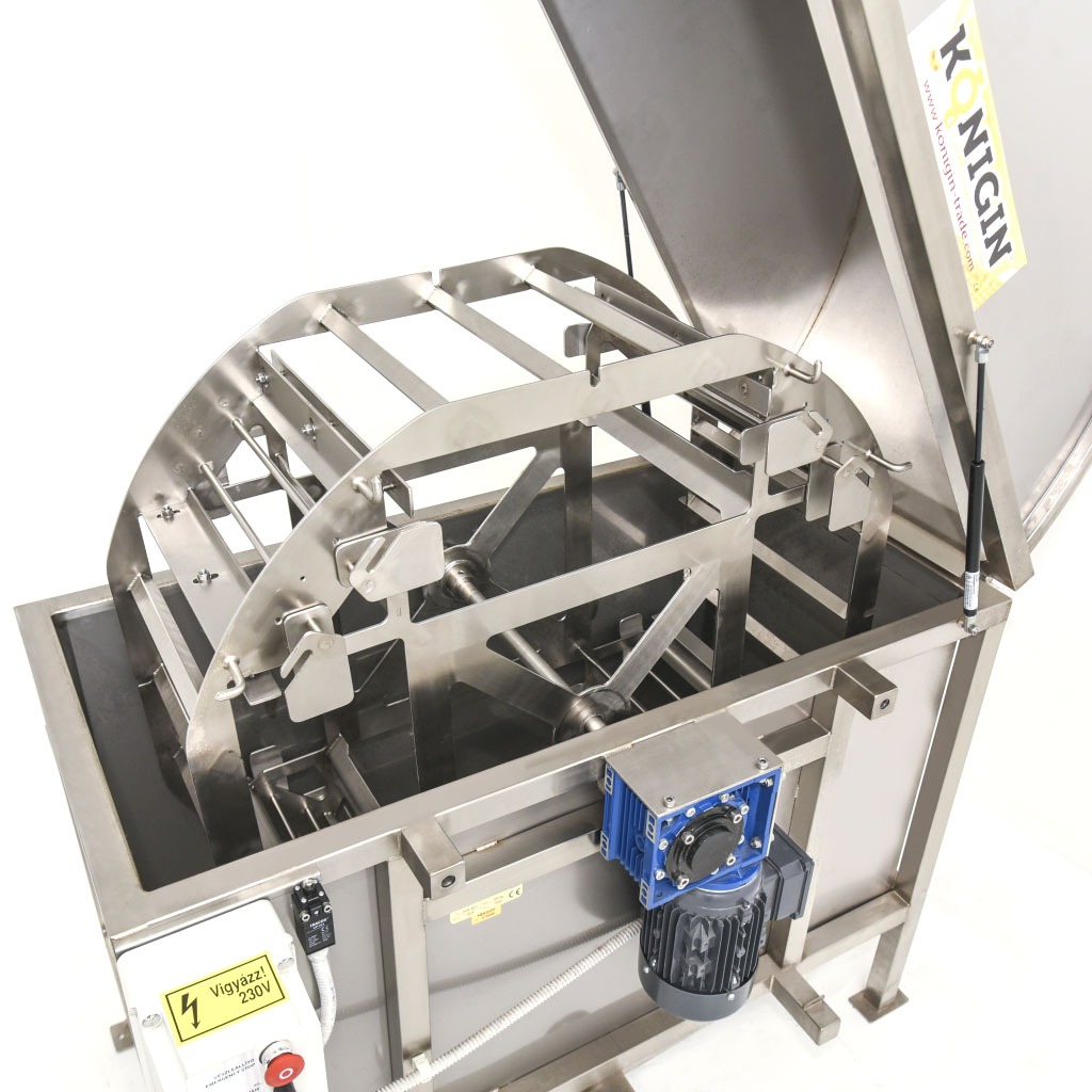 Horizontal honey extractors